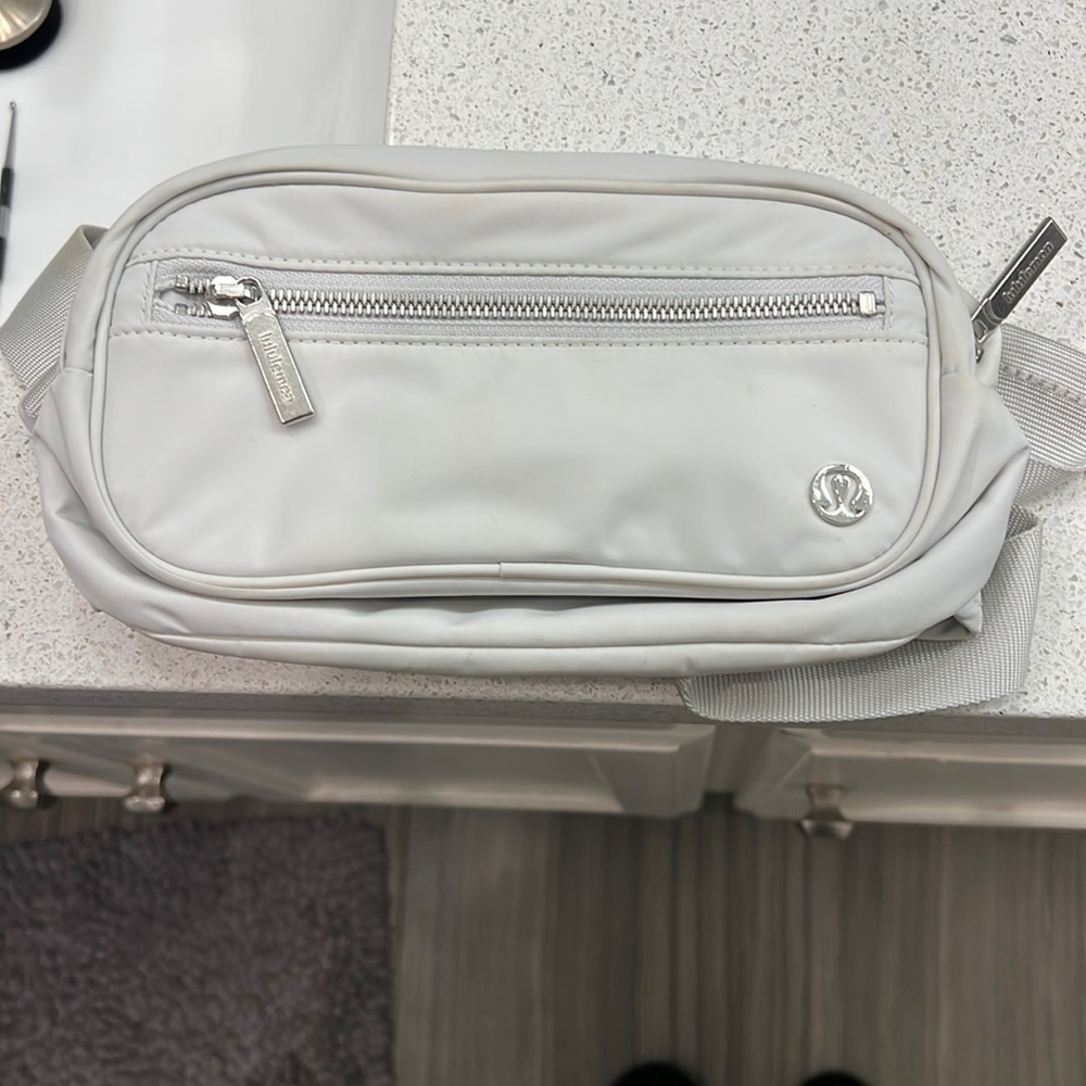 Lulu lemon belt bag.